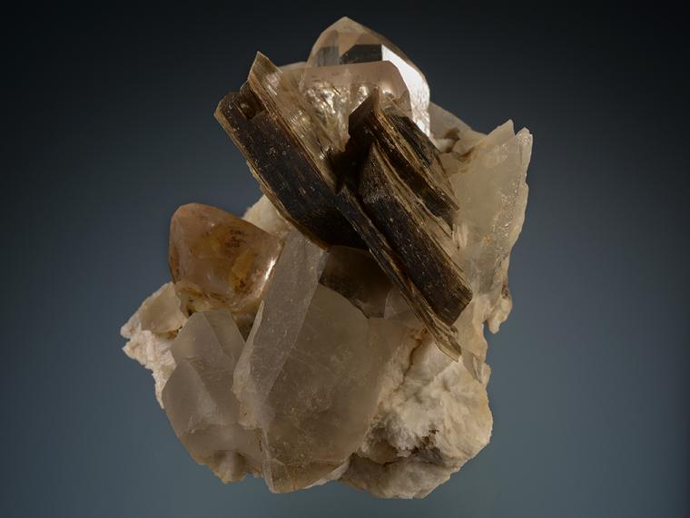 TOPAZ with MUSCOVITE and QUARTZ on ALBITE